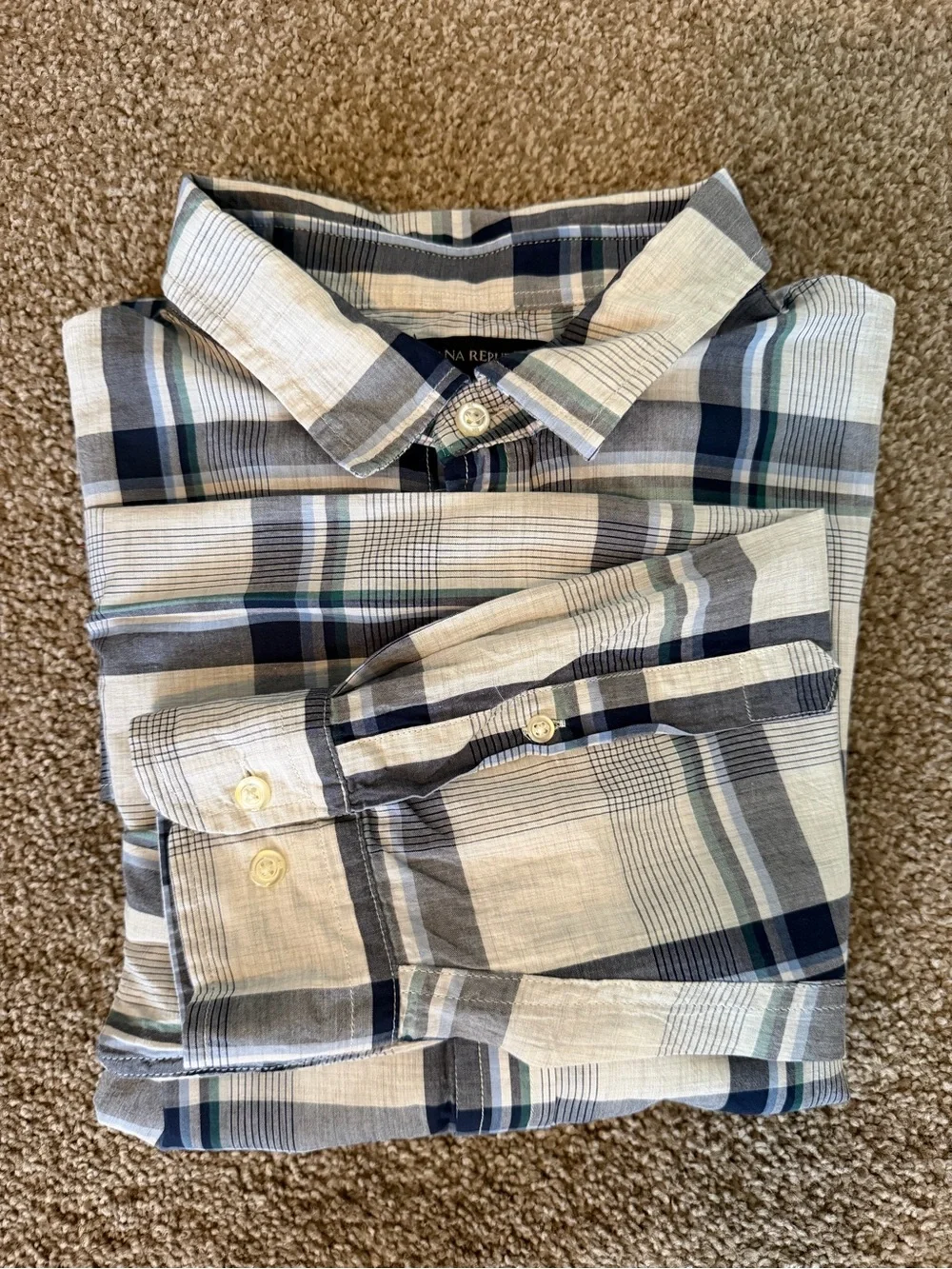 Banana Republic Navy & Gray Plaid Long-Sleeve Button-Down Shirt